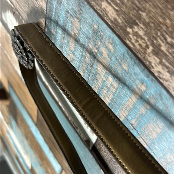 Kathy Van Zeeland Gold and Brown Designer Shoulder Bag - Picture 10 of 16